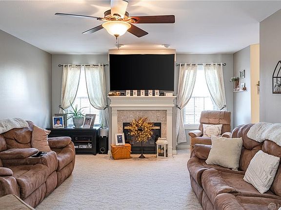 5th image of 18 Scott Ct
