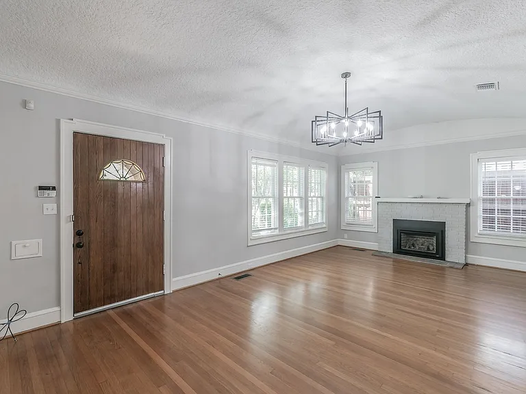 2311 Warner Rd — Photo 5