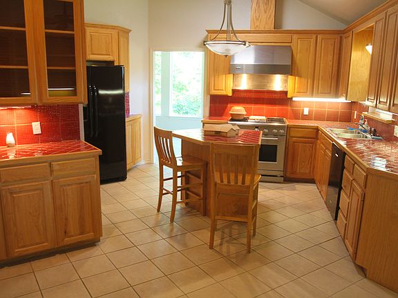 2nd image of 625 County Road 341