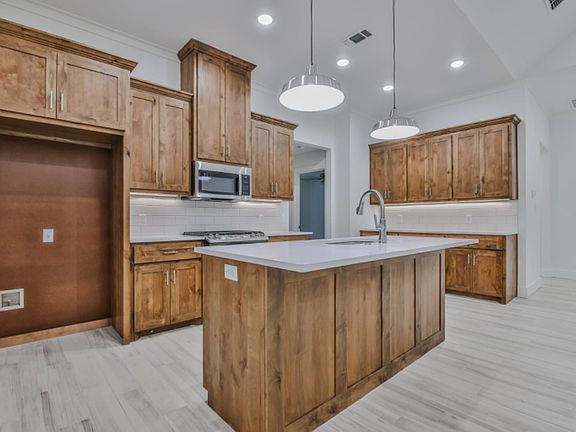 5th image of 131 Calvin Dr