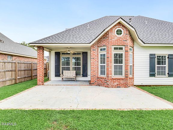 3rd image of 114 Briarmeadow Dr