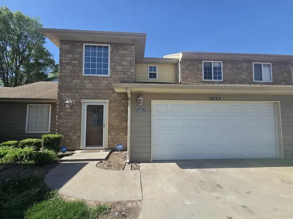 613 Seitz Ct, Junction City, KS 66441