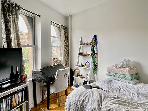 2nd image of 206 Saint Nicholas Ave APT 4