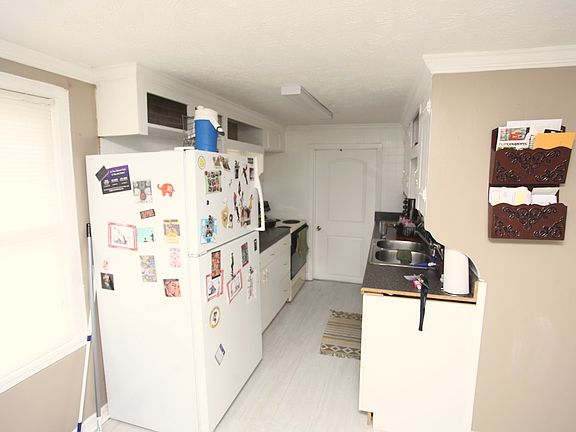 5th image of 1346 Kenton St