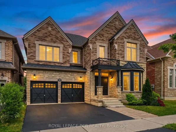30 Augustine Ave E, Richmond Hill, ON L4E 4X6