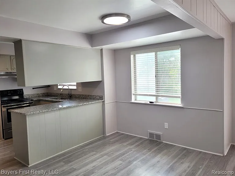18425 Alta Vista Dr — Photo 10