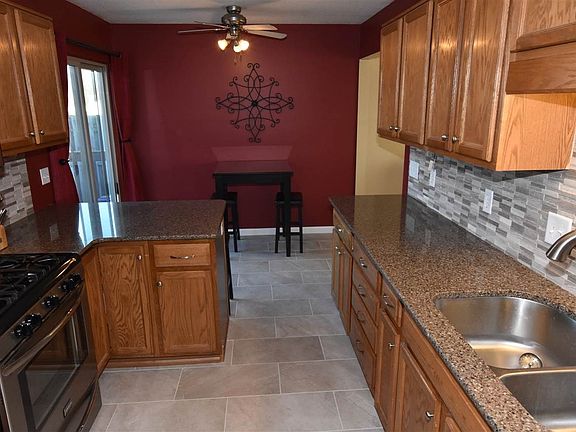 5th image of 1325 E Bridget Ln