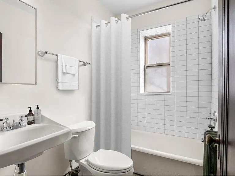 Mavor Apartments — Photo 10