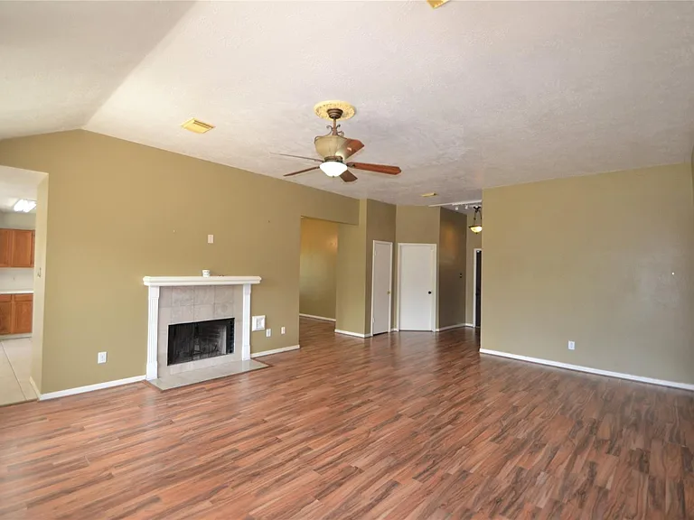 2818 Russett Pl W — Photo 9