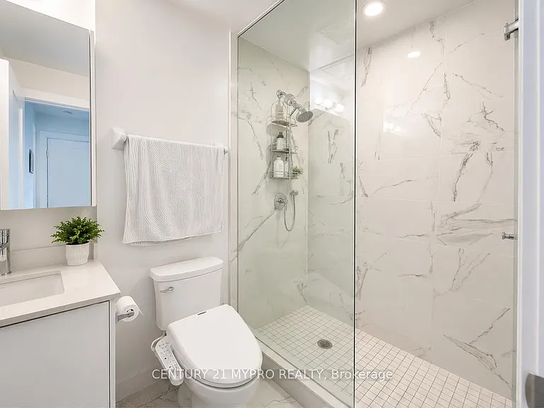 95 Oneida Cres #611 — Photo 6