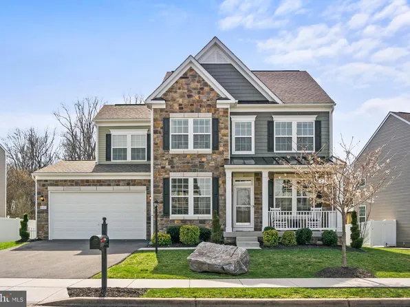 440 Flight O Arrows Way, Martinsburg, WV 25403