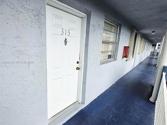 4th image of 1655 W 44th Pl APT 315