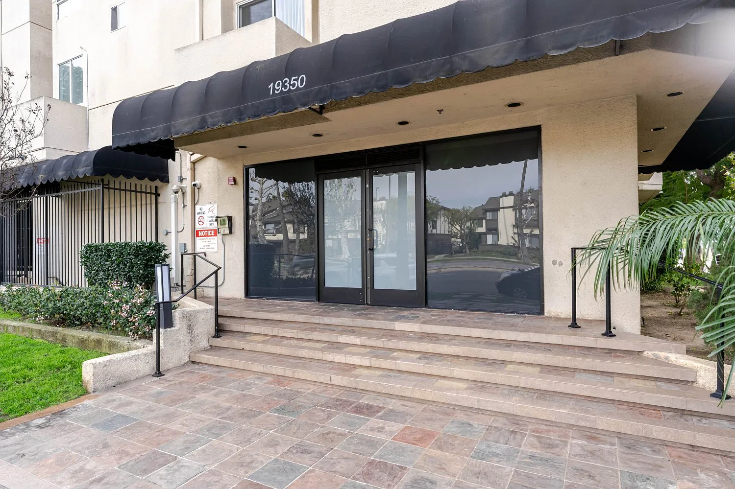 2 bed, 862 sqft, $2,500 — Photo 2
