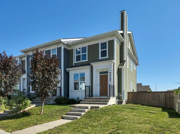 2605 Maple Way NW, Edmonton, AB T6T 2K1