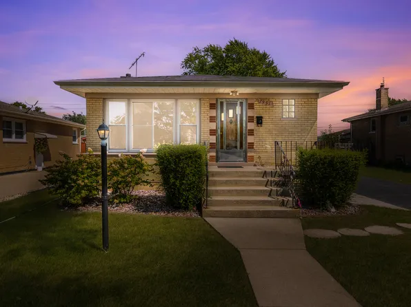 7951 Austin Ave, Burbank, IL 60459