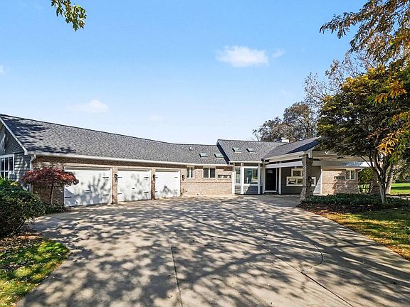 4th image of 760 Bridgeview Bay Ln