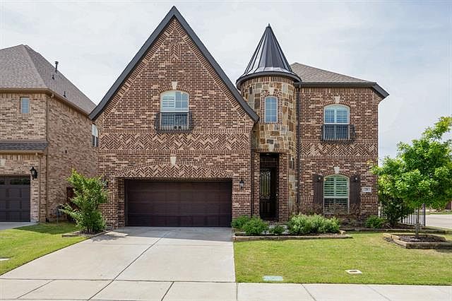 1st image of 736 Eastlake Dr
