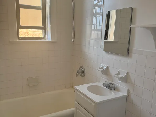 2143 29th Street image 9 of 11