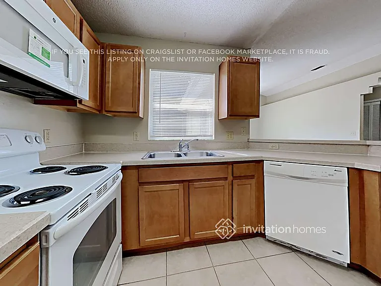 2624 Lake Jackson Cir — Photo 9