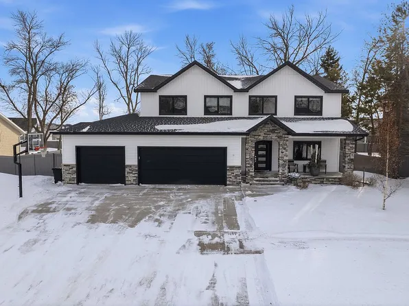 5553 Charlie Ray Dr, Grand Forks, ND 58201