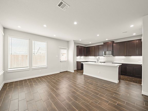 4th image of 2930 Park Hill Ln