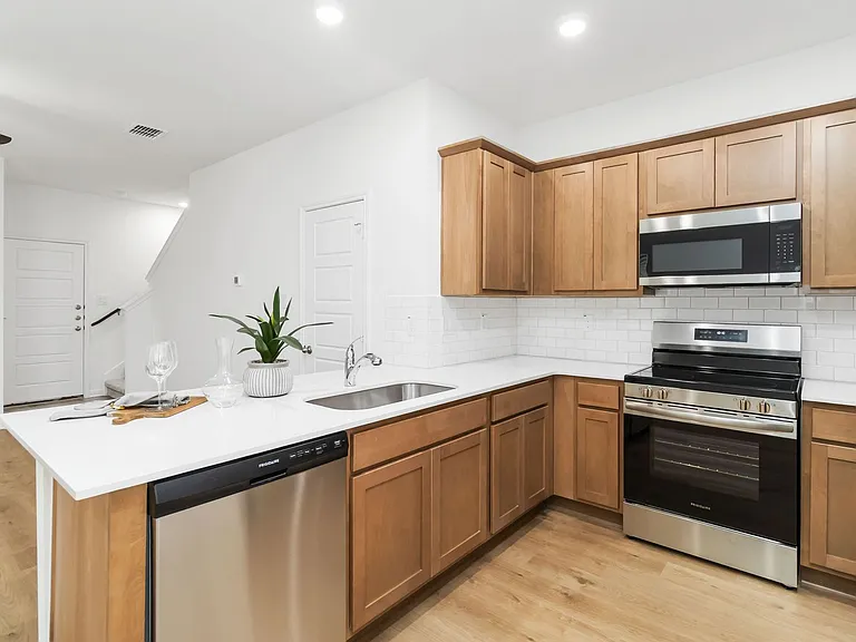 15526 Suess Hl #1 — Photo 11
