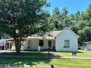 210 Anderson Ave, Gideon, MO 63848