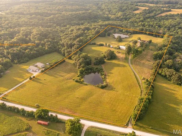 1010 Tickridge Rd, Elsberry, MO 63377