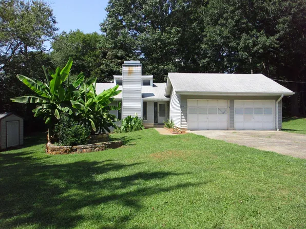 210 Country Trl, Woodstock, GA 30188