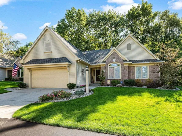 1102 Willow Bridge Ln, Mishawaka, IN 46545