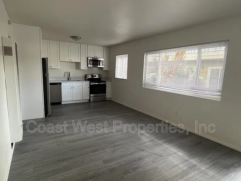1361 Grand Ave #6 — Photo 6