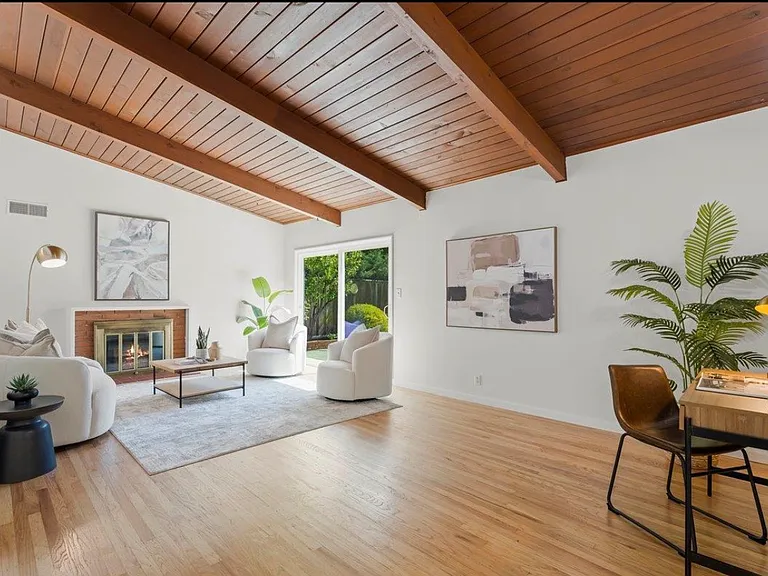 4878 Elester Dr — Photo 2