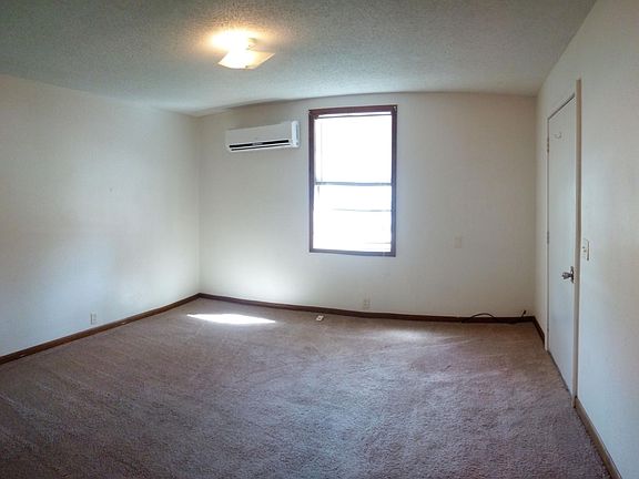 5th image of 100 W Sugarloaf St APT 2