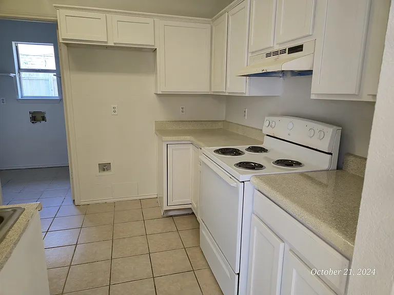 405 Alpine St — Photo 6