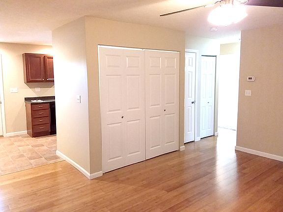 5th image of 303 W Washington St