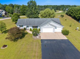 N2763 Pioneer Rd, Clintonville, WI 54929