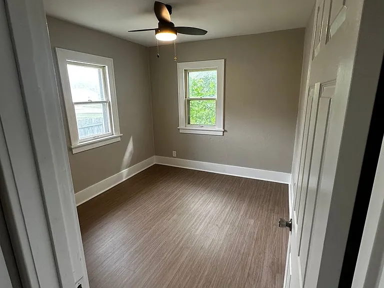 222 Blowers Ave — Photo 6