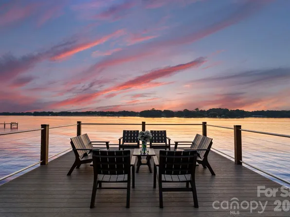 138 Lakefront Dr, Mooresville, NC 28117