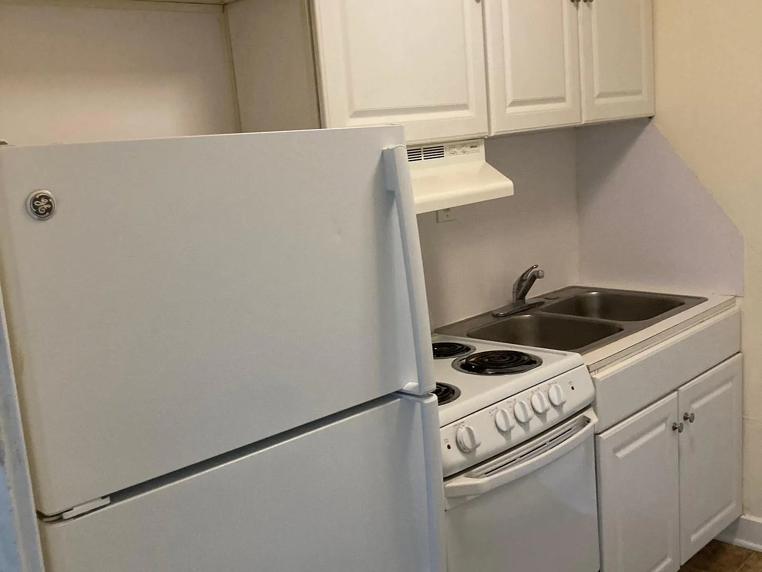 412 E Orange St — Photo 4