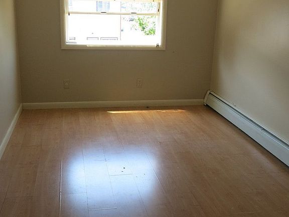 4th image of 88 Warren St #2
