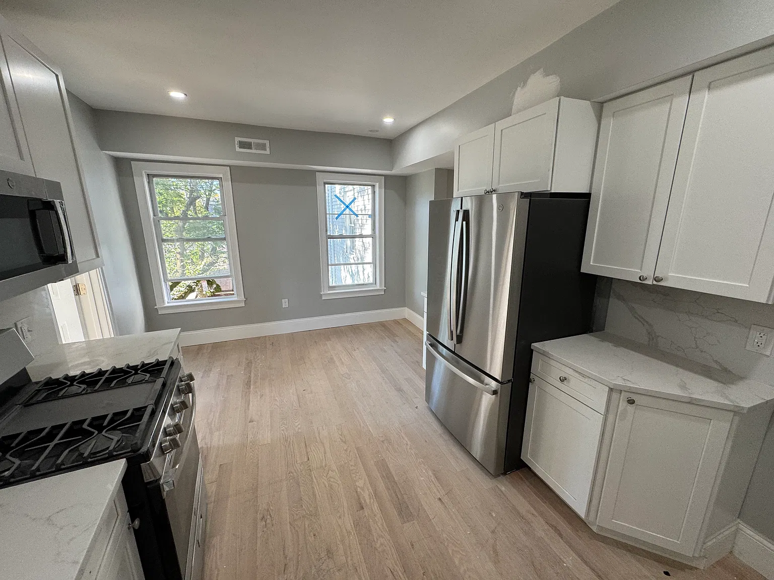 4 bed, $4,200 — Photo 1