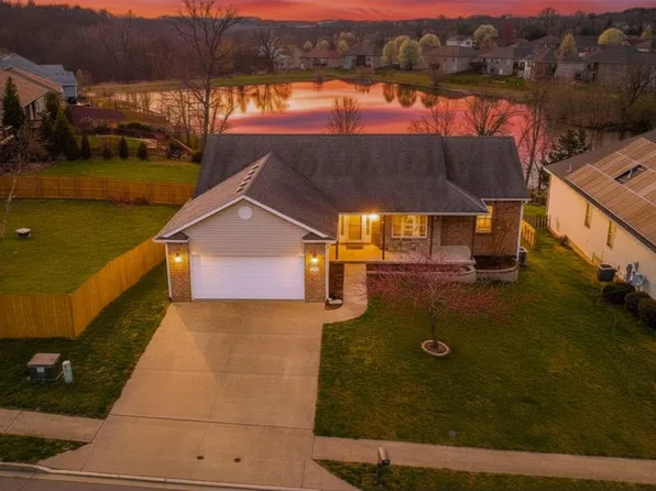 3103 Woods Crossing Dr, Columbia, MO 65202