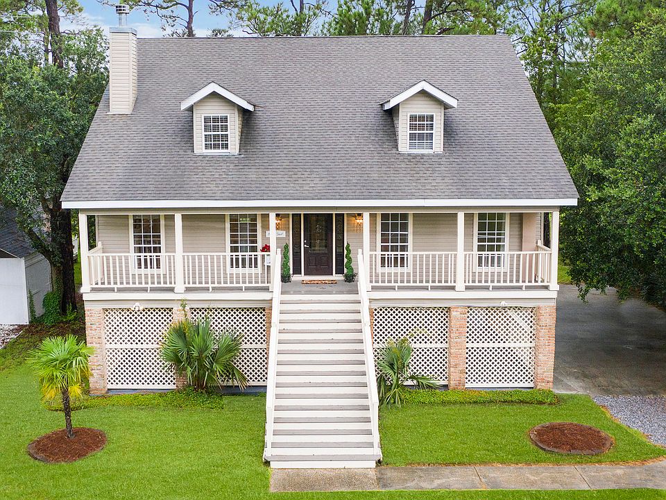 1st image of 211 Fernwood Dr