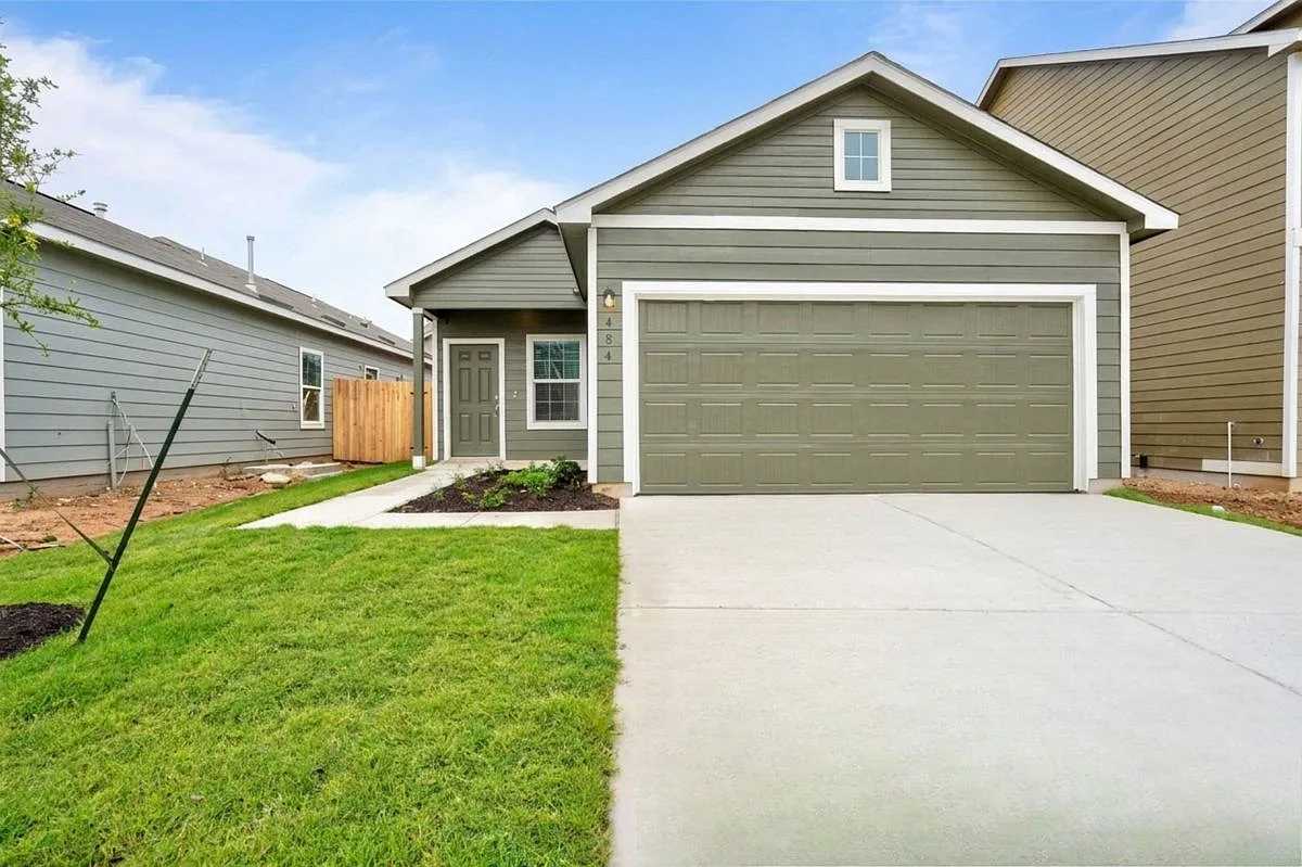4 bed, 2.0 bath, 1627 sqft, $1,725 — Photo 1