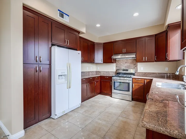 14656 Acacia St — Photo 25