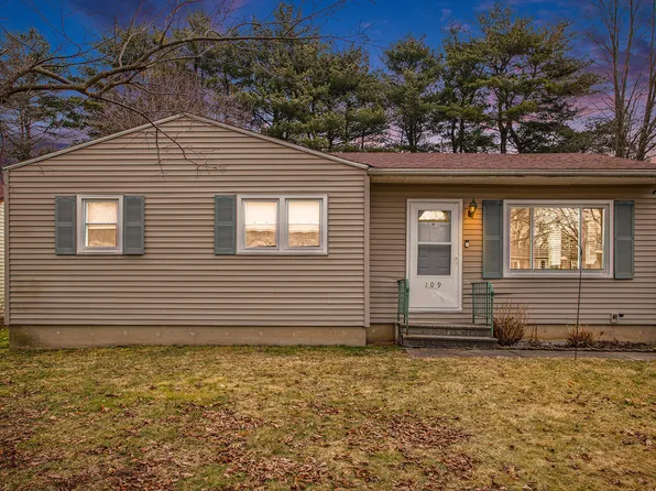 109 Northway St, Augusta, MI 49012