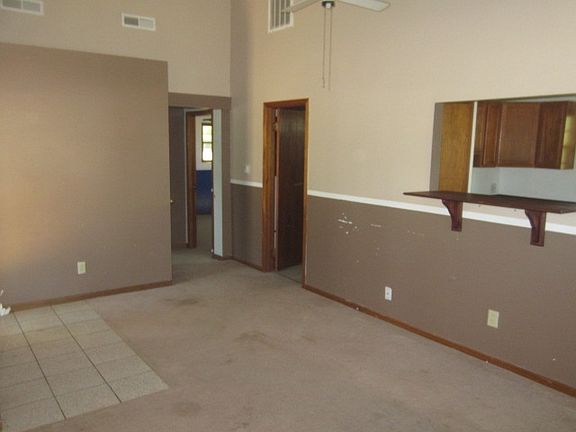 4th image of 208 E Mina St