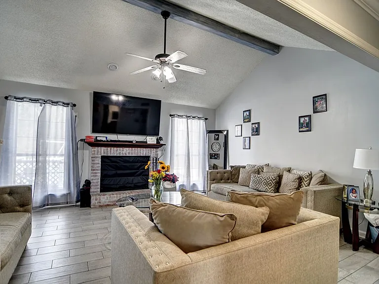 4120 Clay Dr — Photo 9