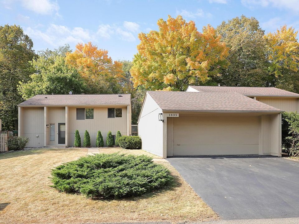 1st image of 1835 Black Oaks Ln N