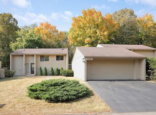 1835 Black Oaks Ln N, Plymouth, MN 55447